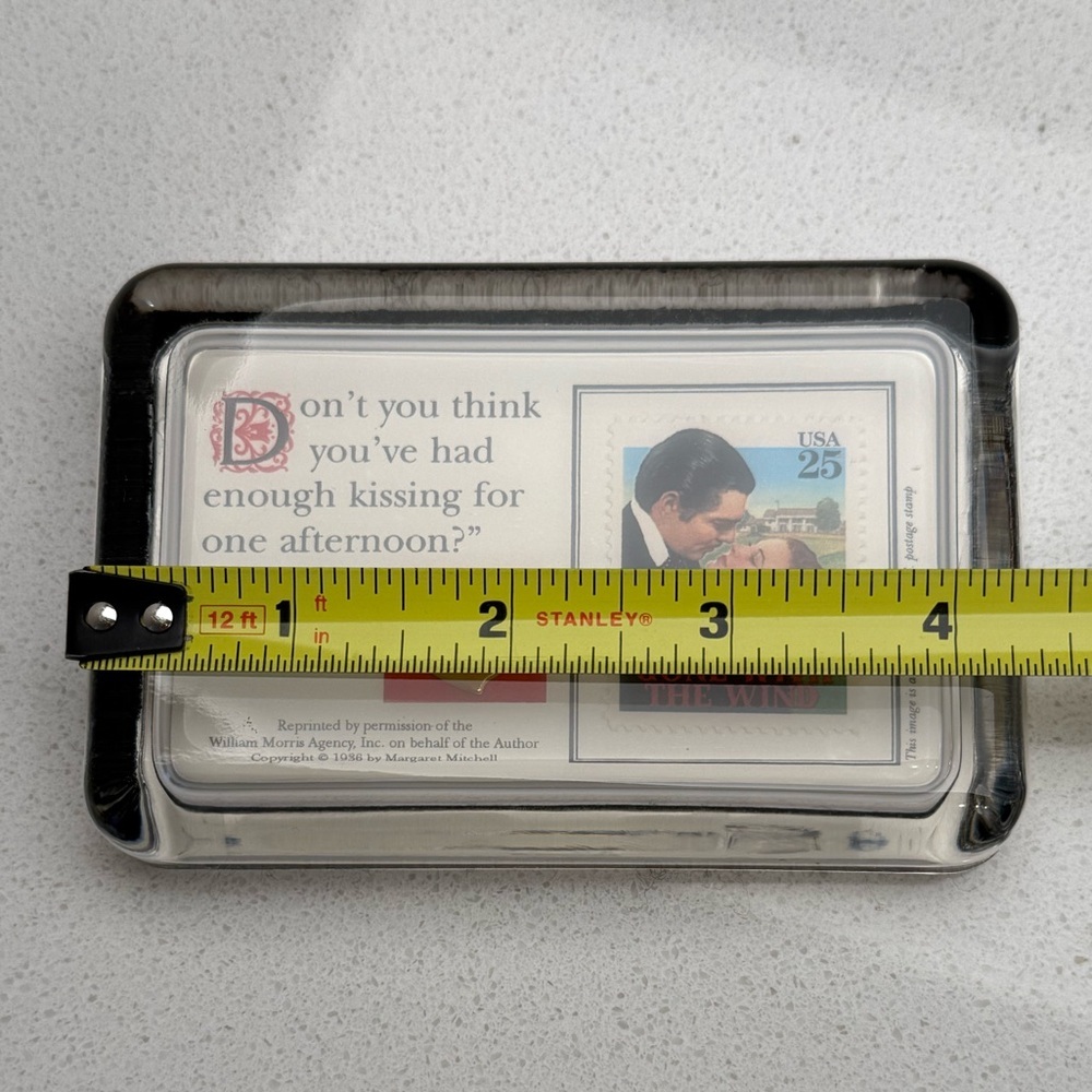 Vintage Gone With the Wind Glass Paperweight Stamp Rhett Butler Scarlett O'Hara - Picture 15 of 16